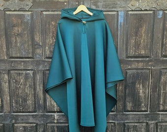 Rain poncho - OLAND - Unisex ruana cape WATERPROOF - green poncho with or without  hood - Comfortable cape cloak coat outdoor rain - In2Nord