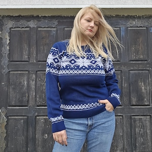 WOOL JUMPER - Knit Swedish Norwegian Scandinavian - Unisex  Men women - Winter knitwear pullover Christmas gift SNOWFLAKE