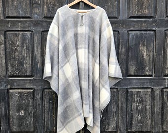 Wool poncho OLAND Unisex ruana cape, Grey wool blanket poncho with or without  hood - Comfortable cape cloak shawl outdoor - In2Nord