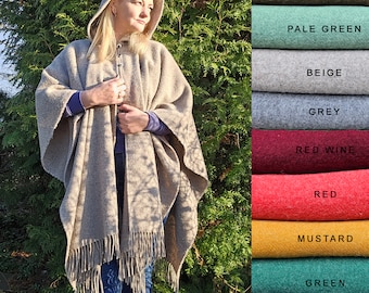 wool blanket poncho with hood - grey or green herringbone SALA - unisex ruana with fringes - Comfortable cape cloak shawl outdoor - In2Nord