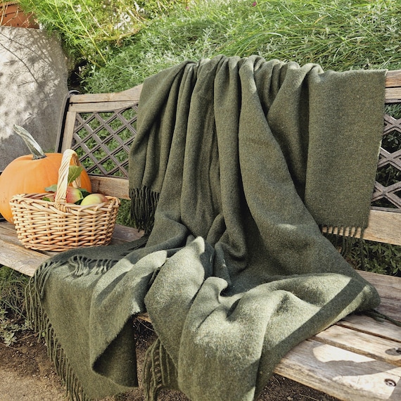 Wolldecke in grün, 100% Wolle natürlicher Plaid werfen, IN2NORD hygge home Wendedecke, Plaid Warmes Danksagungsgeschenk