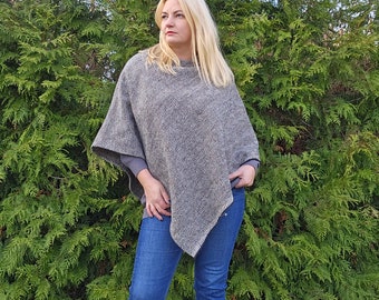 Herringbone wool blanket poncho - Kiruna - cape ruana with fringes -  Comfortable wool cape for outdoor - In2Nord