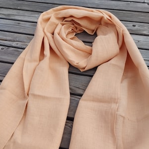 Sciarpa in lino unisex. Donna Uomo, regalo per la mamma, stola con sciarpa in lino, grande o sottile, sciarpa velata in garza di lino, regalo per la festa della mamma della figlia 2. pale peach