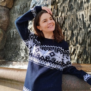 WOOL JUMPER - Knit Swedish Norwegian Scandinavian - Unisex  Men women - Winter knitwear pullover Christmas gift SNOWFLAKE