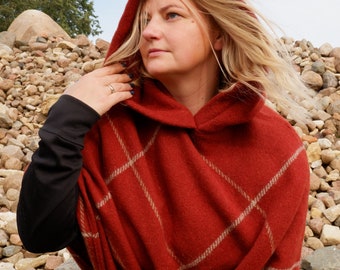 red wool blanket poncho with hood - Kiruna - hooded cape ruana with fringes -  Comfortable wool cape for outdoor - In2Nord