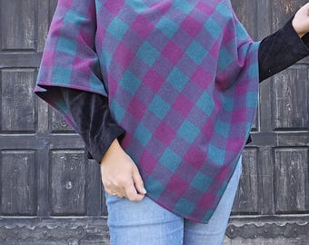 Wool blanket poncho with hood purple petrol checked - Kiruna - hooded cape ruana  -  Comfortable wool cape for outdoor - In2Nord