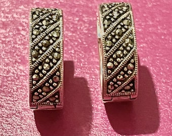 ヴィンテージのスターリングシルバーとマーカサイトブレスレット