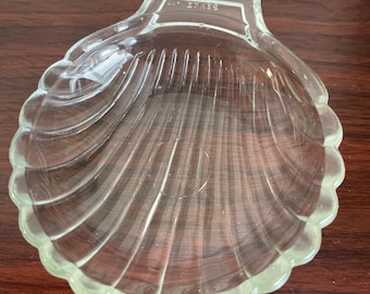 Vintage Pyrex Glass shell dish, scallop dish, ovenproof glass dish, shell soap dish, trinket bowl
