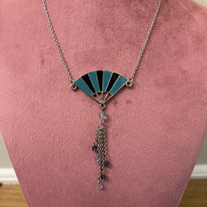 Art Deco Fächer Halskette, silberfarbener Fächer mit baumelnden Perlen