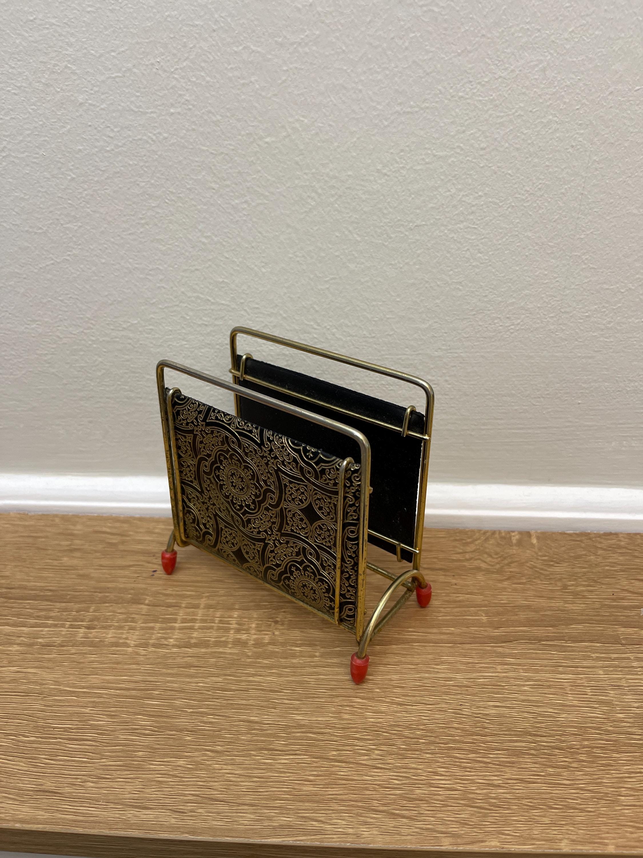 ヴィンテージレターラック。真鍮と革製、赤いストッパー付き。 - Etsy 日本