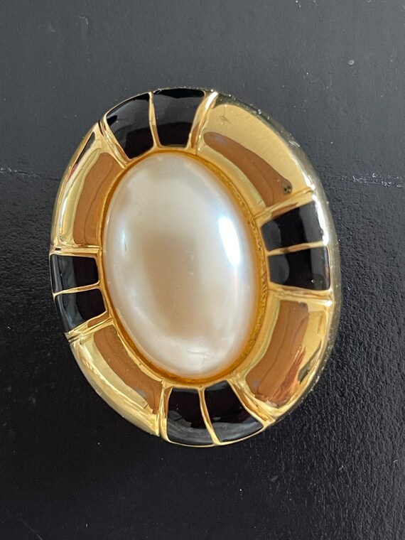 Broche Vintage Dorée Avec Strass Et émail Noir - Dimensions 5.5 X 4.5 Cm - Numéro A2355