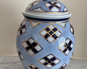 中国康熙帝の青白陶器の梅蓋壺 - Etsy 日本