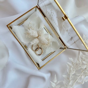 Ringbox Hochzeit gold personalisiert Ringkästchen Ringträger Ringscheibe Wedding Trockenblumen weiß + Strauß