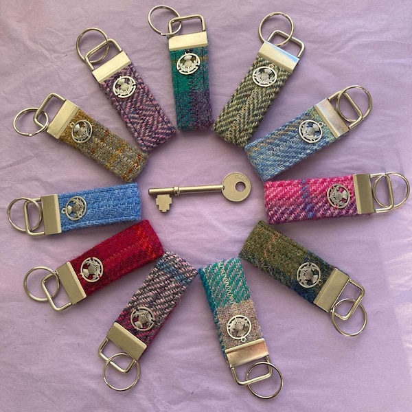 Mini Harris Tweed oder Tartan Schlüsselanhänger // Schottische Distel Schlüsselanhänger // Taschenanhänger // Highland Schlüsselanhänger // Handgemacht in Schottland
