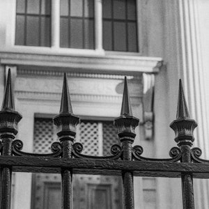 La Clôture Devant Le Manoir Du Maire ARCHIVAL PRINT
