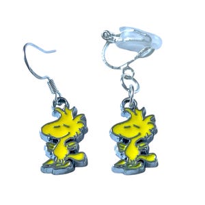 Pendientes colgantes con forma de pez o de clip bañados en plata con diseño de pájaro de dibujos animados en miniatura de Woodstock