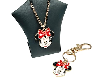 Collar con colgante de esmalte de Minnie y la novia de Mickey Mouse, con cadena y llavero chapados en oro claro.