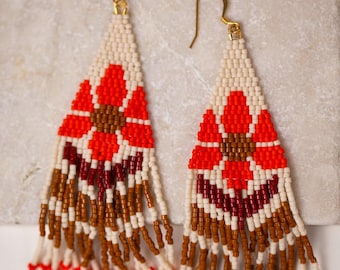 FLOWER POWER // Boho fringe earrings // Boho bead earrings // Ethnic bead earrings // handwoven / Japanese glass beads / flower earrings