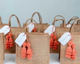 30 Pcs Jute Bags, Gift Bags Welcome Small Burlap Jute Tote Bags for Gifts, With Tassel