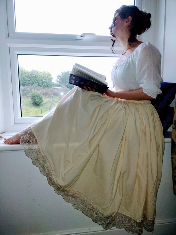 old fashioned skirts and dresses 209 Walking Skirt
