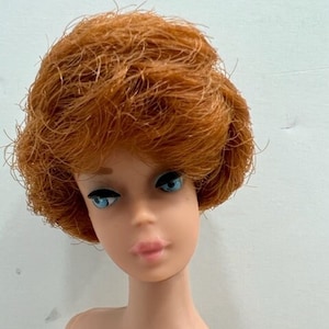 Tizian Barbie Bubblecut mit rosa Lippen, 1961-2