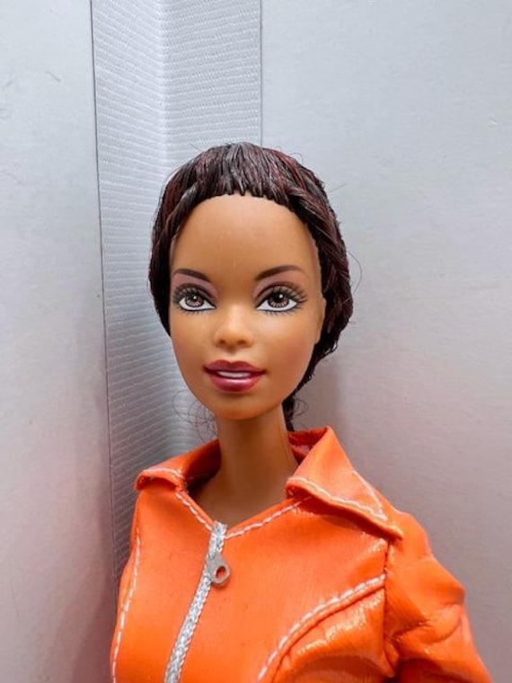 Vintage Mattel Cool Lookz Trendy & Bendy Christie Doll in Original
