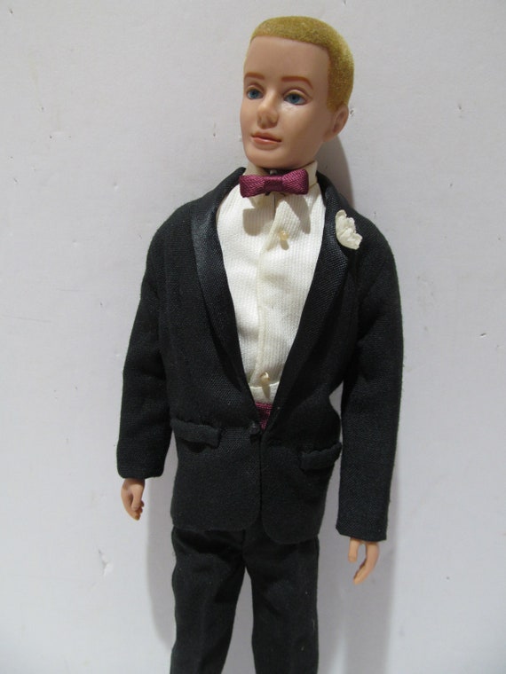 Mattel ken clothes hotsell