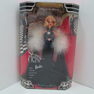 Mattel Barbie NRFB Steppin&#39; Out Barbie