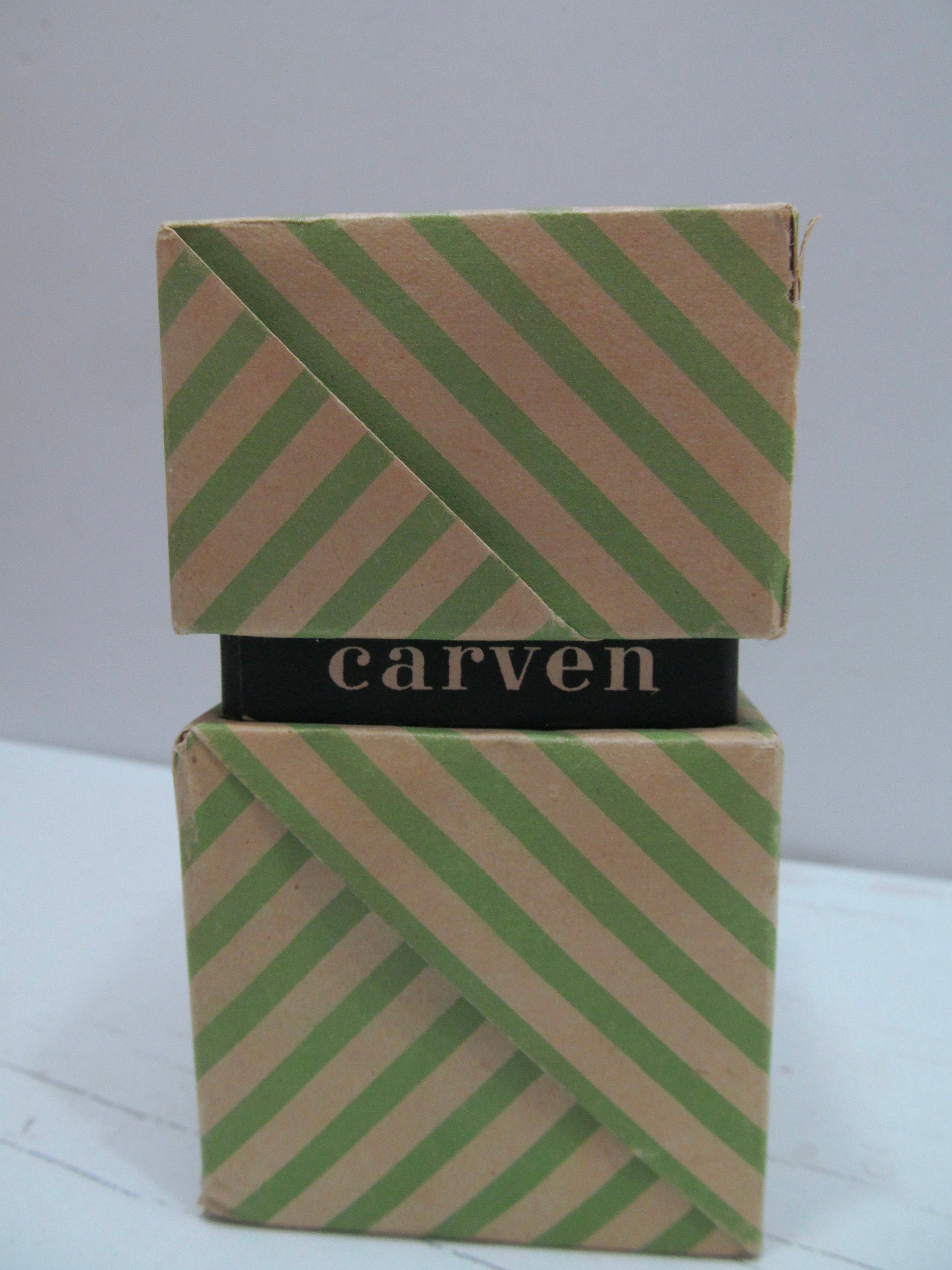 ヴィンテージ Carven Me Griff ピュア香水 (箱付き)。1970 年代、1 液