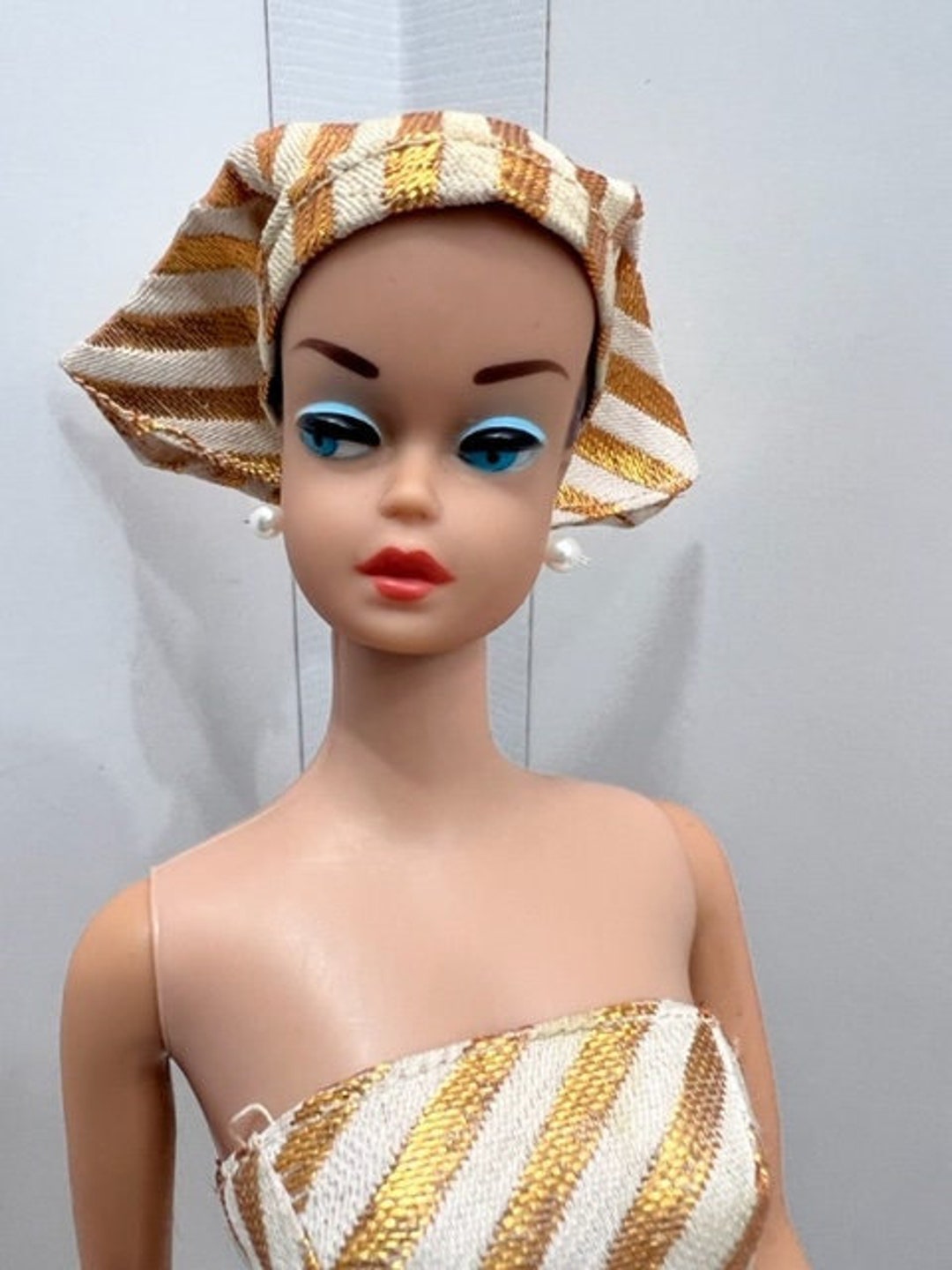 Vintage Mattel 1963 Fashion Queen Barbie W/orig. Outfit and Wigs Etsy