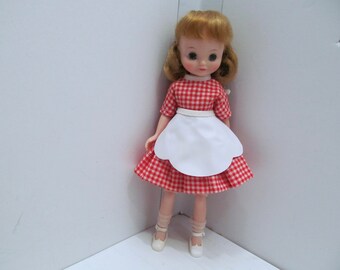 Charmant Amerikaans karakter 20 cm Betsy McCall-pop in Little Cook-jurk, 1960