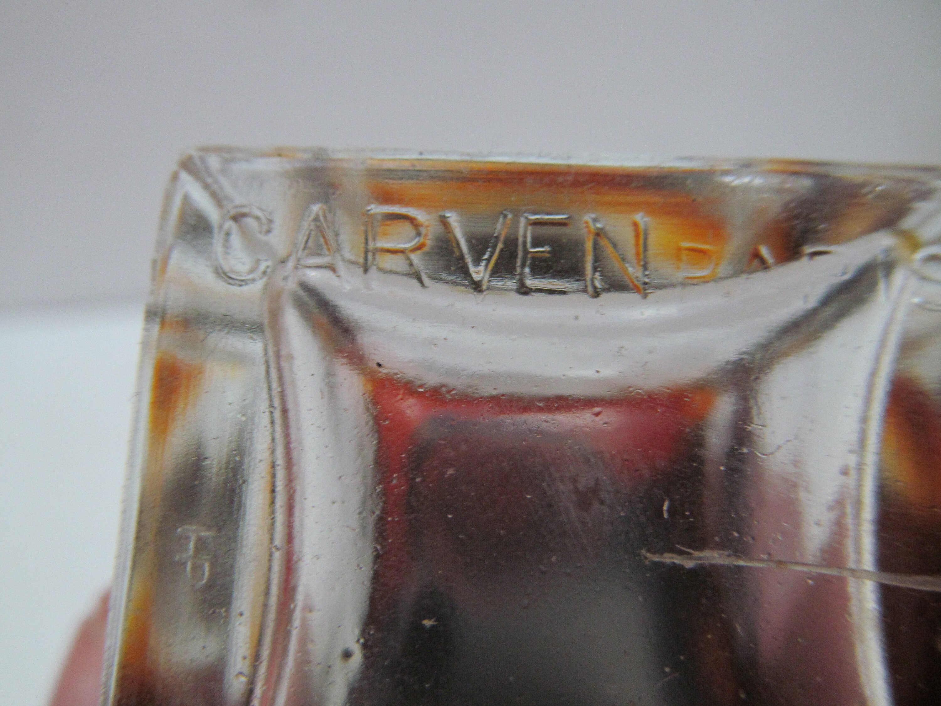 ヴィンテージ Carven Me Griff ピュア香水 (箱付き)。1970 年代、1 液