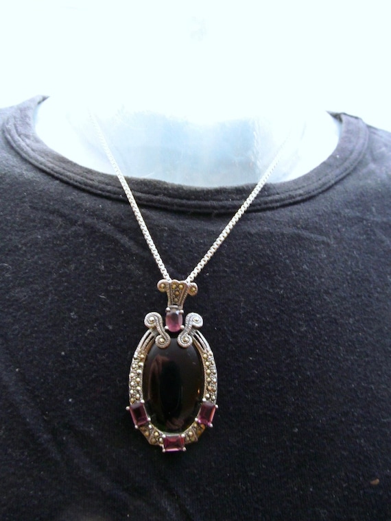 Beautiful Sterling Onyx Pendant with Amethyst and 