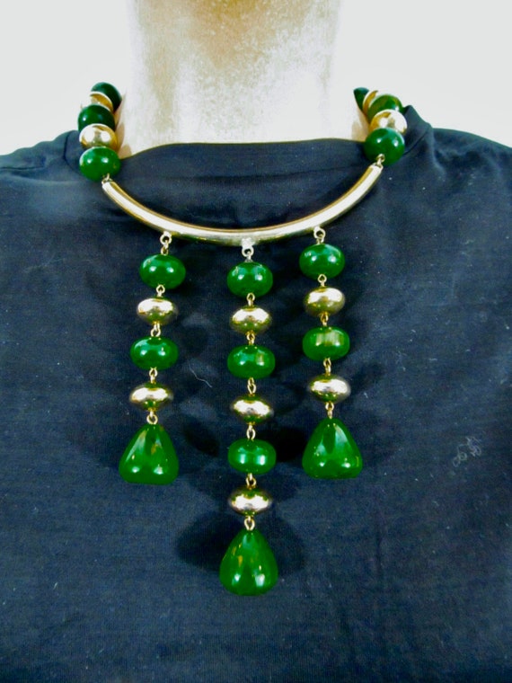 1960' Bakelite  and Gold Tone Collar Necklace - image 4