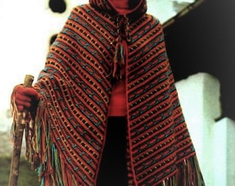 Capa con capucha azteca tejida a crochet 2