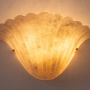 &quot;Elegante &quot;&quot;Alabaster Scavo&quot;&quot; Murano Glas Wandleuchte weißlich und elfenbein farben mit antiqued finish, Wandleuchte Made in Italy.&quot;