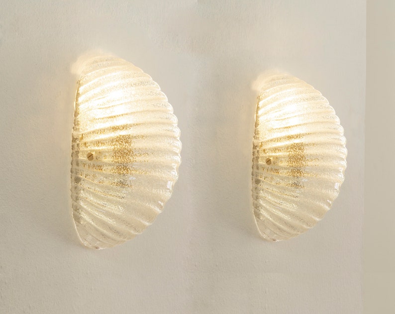 Set of 2 Murano glass shell wall sconce in crystal colour with brass structure, Made in Italy wall lamp image 1