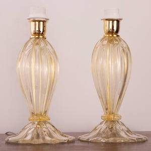 Elegant set of 2 Murano glass table lamps in transparent color and gold leaf, handmade Made in Italy