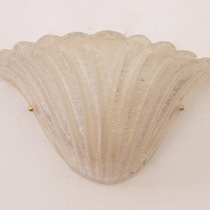 Elegante aplique de pared de cristal de Murano color blanquecino y marfil con acabado envejecido y granulado, lámpara de pared Made in Italy
