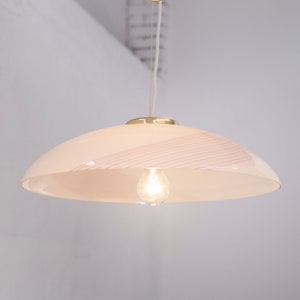 White Murano glass pendant lamp with pink filigree spiral diameter 46 cm, brass frame, Made in Italy