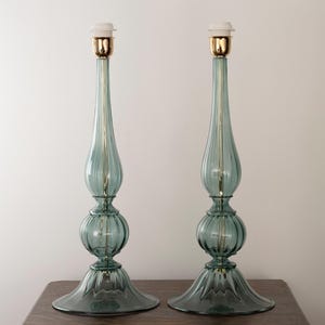 Lampade da tavolo in vetro, realizzate a mano in Italia, illuminazione veneziana in vetro di Murano verde, set da due
