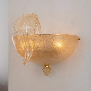 Handmade Murano glass wall sconce in amber gold glass, artistic glass leaf with grit, applique Made in Italy