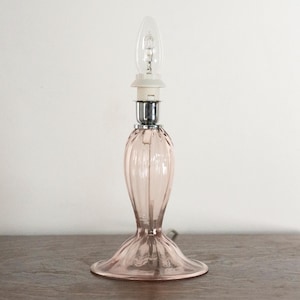 Nachttischlampe: Zartrosa Glasfuß (Handgefertigt, kleine Größe)