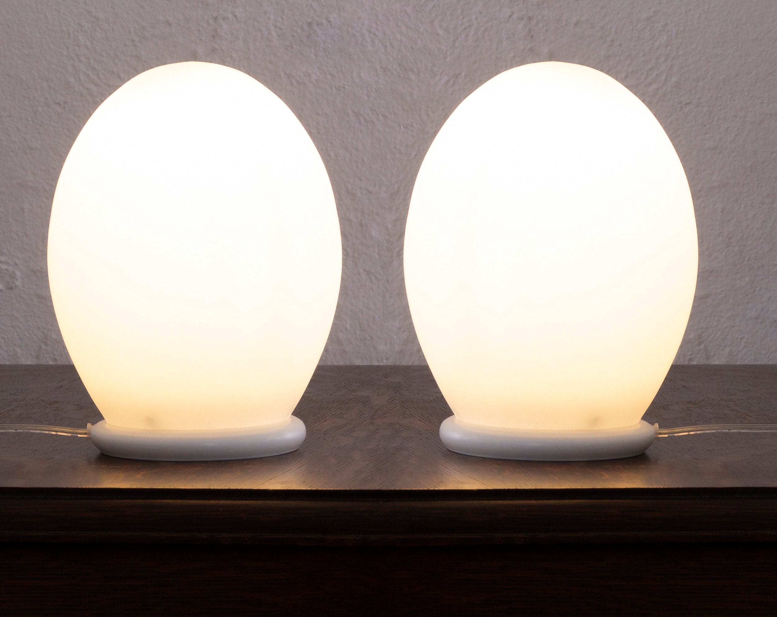 Set of 2 White frosted Murano glass egg lamps, Made in Italy, small vintage table lamps