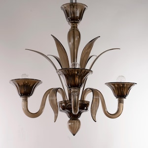 Ręcznie wykonany żyrandol ze szkła Murano w kolorze moka z artystycznymi zdobieniami, 3 światła, ręcznie wykonany, wyprodukowany we Włoszech