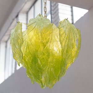 Suspension chandelier Made in Italy Murano glass leaves green color Ø50 cm, vintage style design chandelier