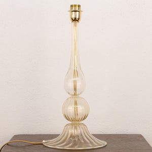 Lampada da tavolo in vetro di Murano con foglia d'oro, realizzata a mano in Italia, illuminazione veneziana.