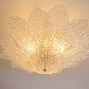 Clear Murano glass ceiling lamp, handcrafted leaves with grit, chandelier design Made in Italy