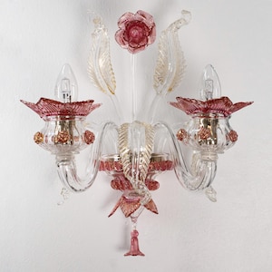 Handmade Murano glass crystal-colored wall sconce with gold and rose leaf details, handmade Made in Italy