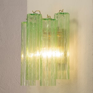 Wall sconce with Murano glass decorated bright green color Made in Italy, vintage style wall lamp with glass trunk